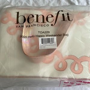 Benefit 2020 Hello Happy Weekender bag